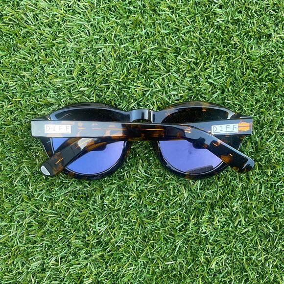 Diff Eyewear Tortoise Purple Dime Sunglasses - Picture 4 of 4